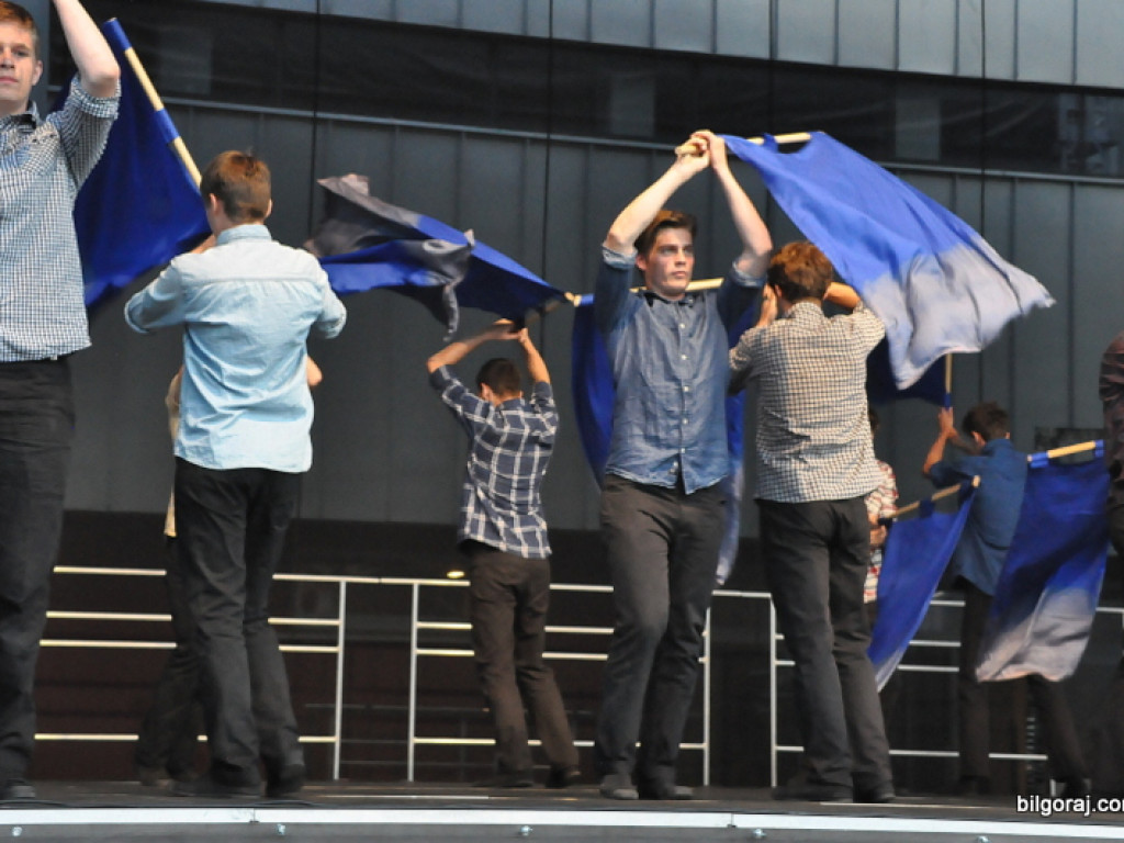 Taniec flag (FOTO, VIDEO)