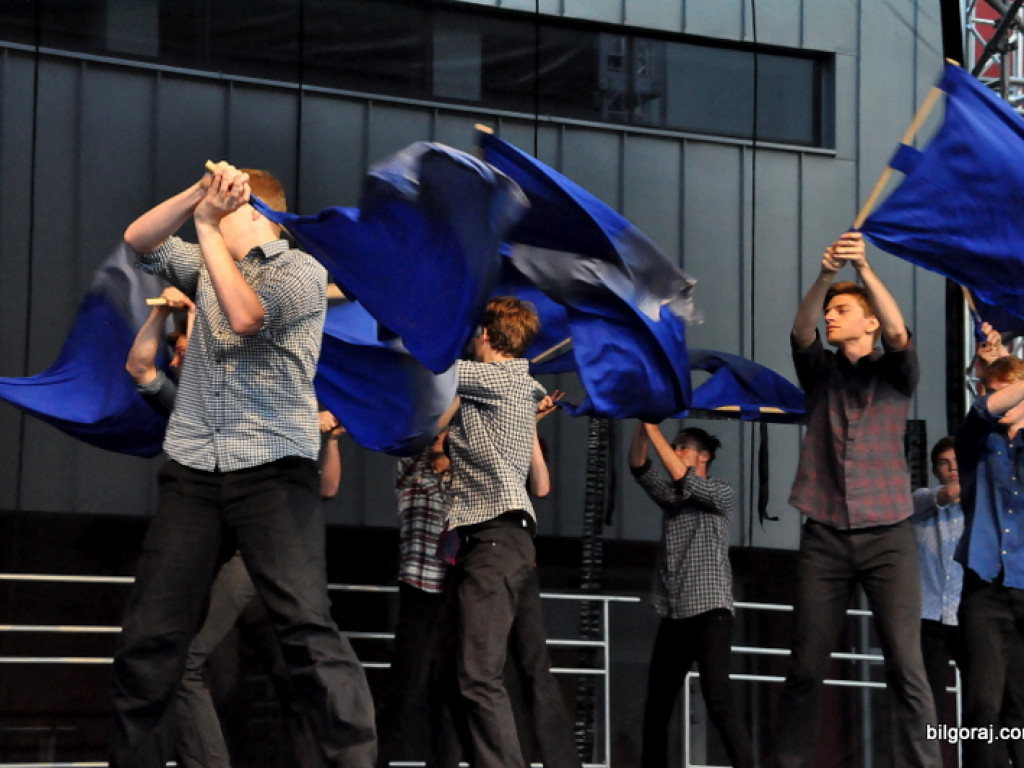 Taniec flag (FOTO, VIDEO)
