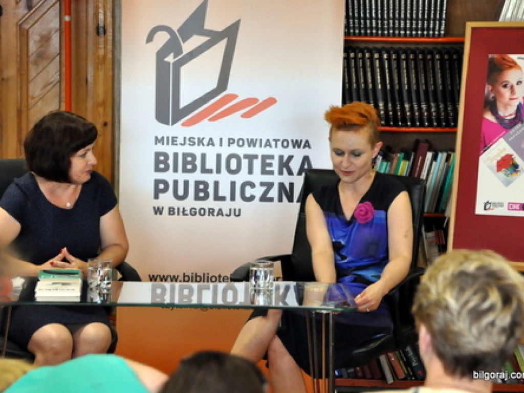 Wieczór autorski z Zośką Papużanką (FOTO)