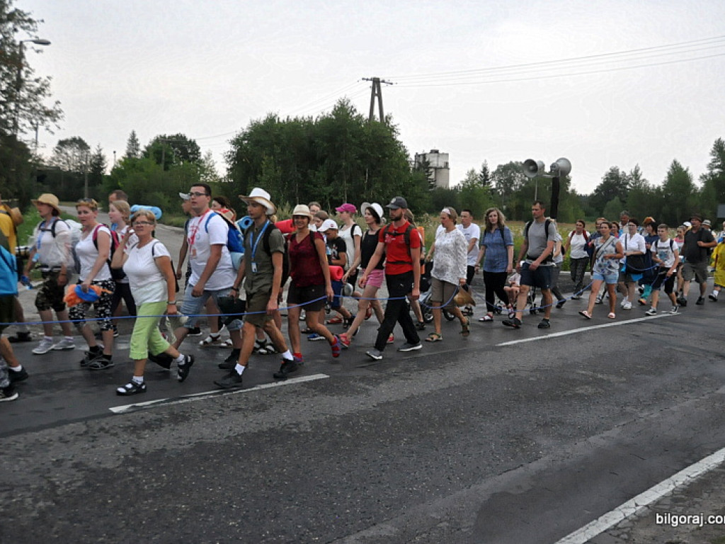 Pielgrzymi wkroczyli do naszego Powiatu (FOTO, VIDEO)