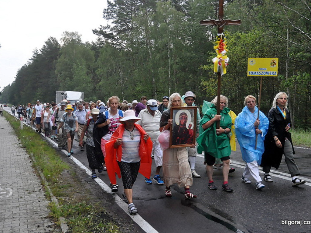 Pielgrzymi wkroczyli do naszego Powiatu (FOTO, VIDEO)
