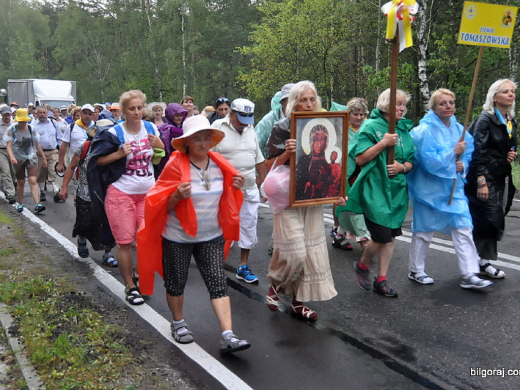 Pielgrzymi wkroczyli do naszego Powiatu (FOTO, VIDEO)