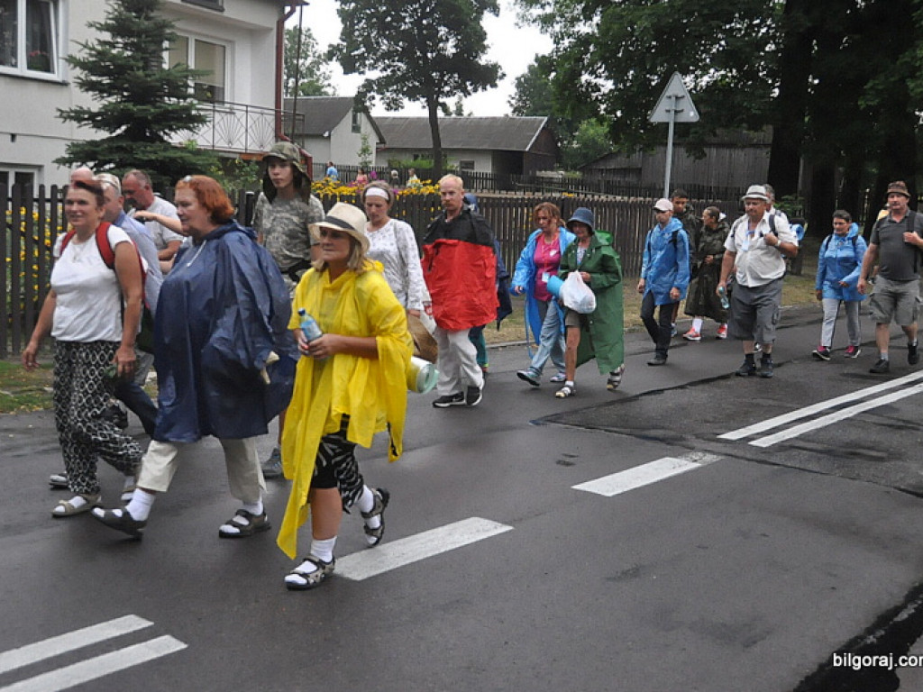 Pielgrzymi wkroczyli do naszego Powiatu (FOTO, VIDEO)