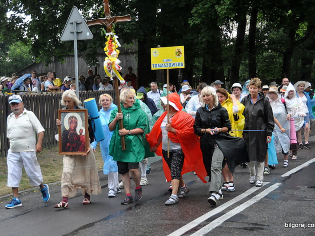 Pielgrzymi wkroczyli do naszego Powiatu (FOTO, VIDEO)