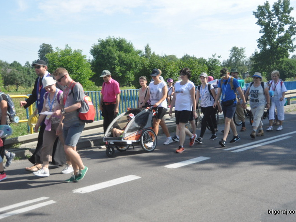 Biłgoraj ruszył na pątniczy szlak do Tronu Jasnogórskiej Pani (FOTO)