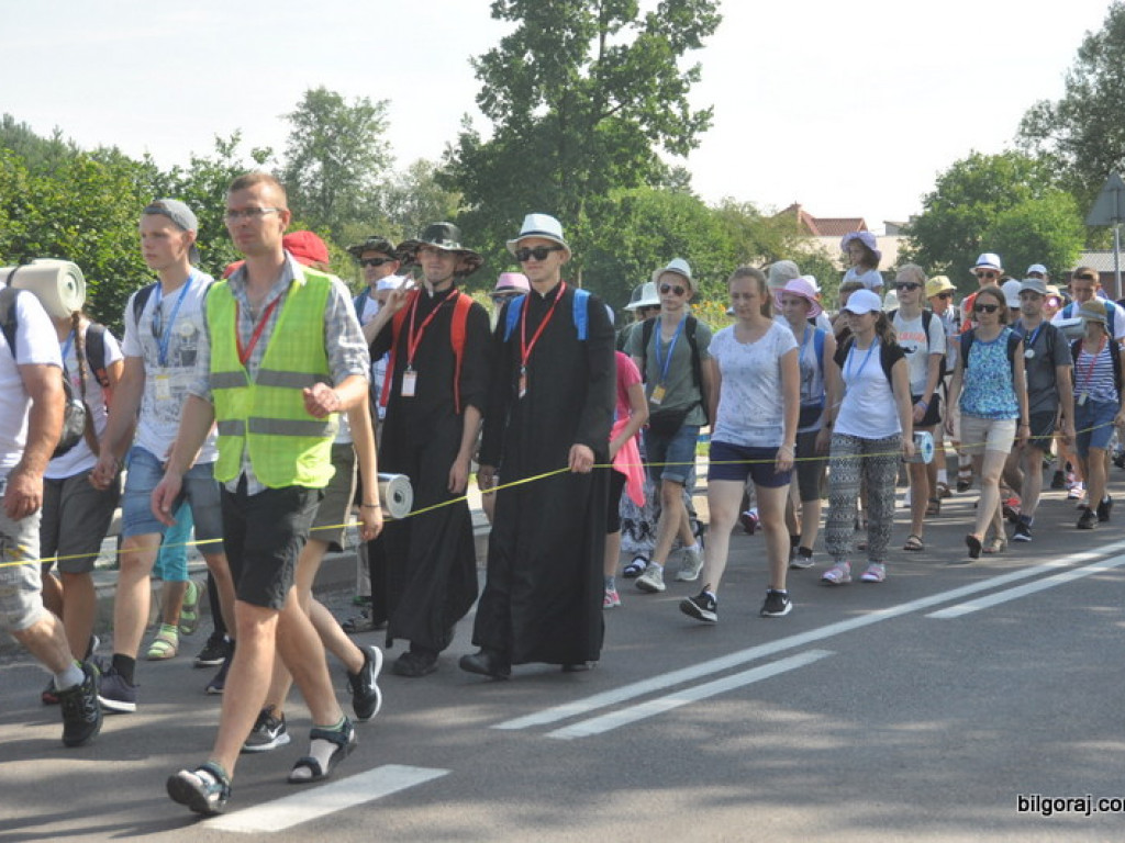 Biłgoraj ruszył na pątniczy szlak do Tronu Jasnogórskiej Pani (FOTO)