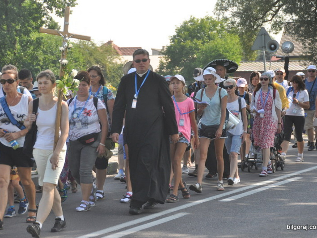 Biłgoraj ruszył na pątniczy szlak do Tronu Jasnogórskiej Pani (FOTO)