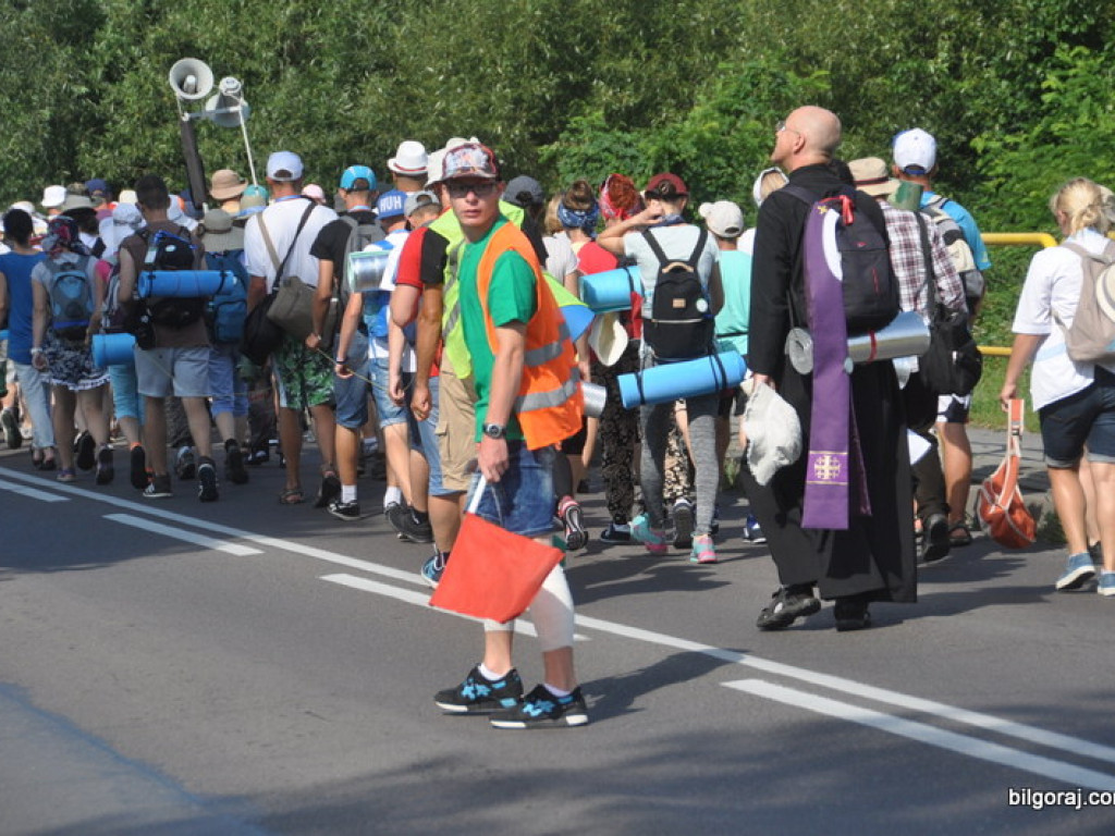 Biłgoraj ruszył na pątniczy szlak do Tronu Jasnogórskiej Pani (FOTO)