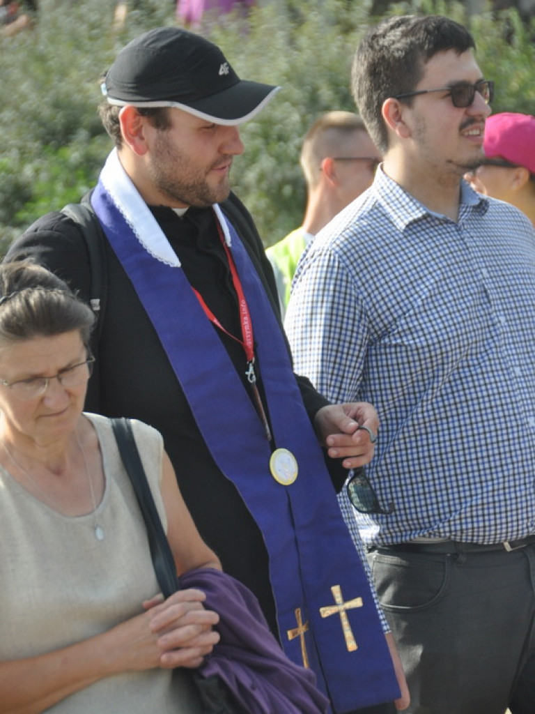 Biłgoraj ruszył na pątniczy szlak do Tronu Jasnogórskiej Pani (FOTO)