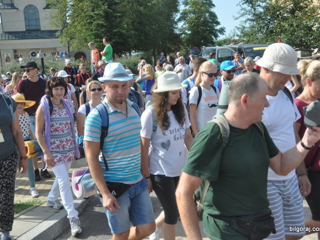 Biłgoraj ruszył na pątniczy szlak do Tronu Jasnogórskiej Pani (FOTO)