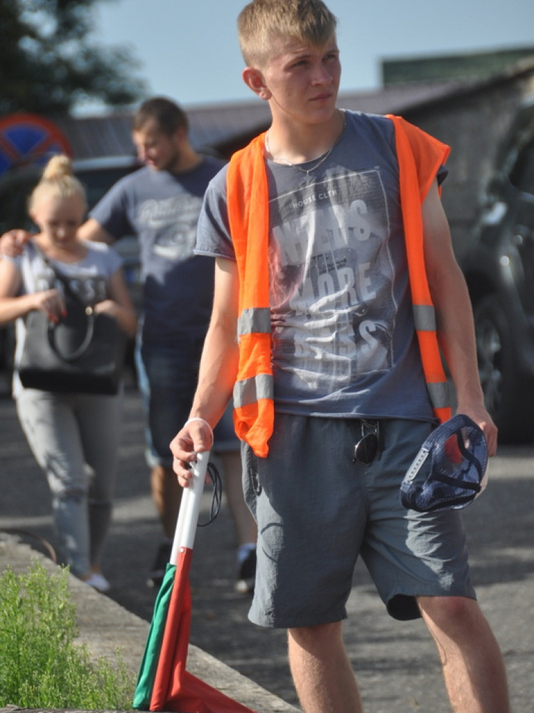 Biłgoraj ruszył na pątniczy szlak do Tronu Jasnogórskiej Pani (FOTO)