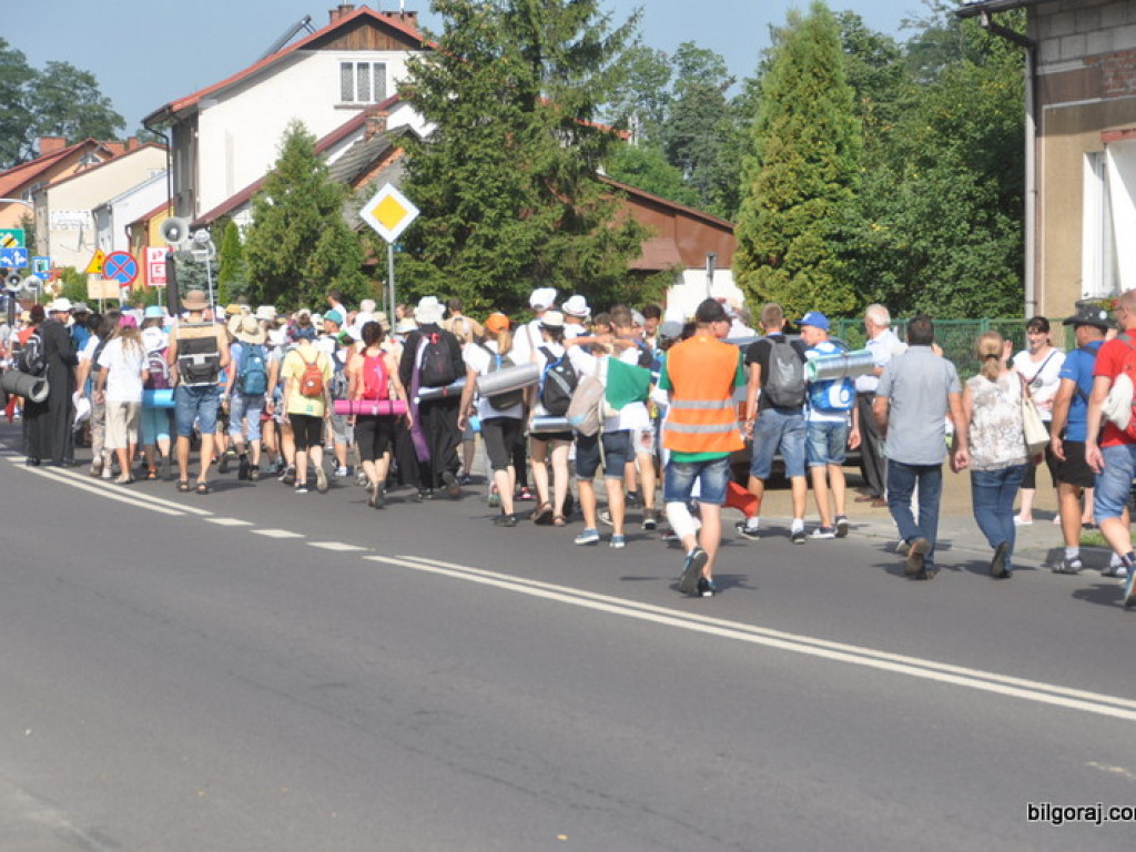 Biłgoraj ruszył na pątniczy szlak do Tronu Jasnogórskiej Pani (FOTO)