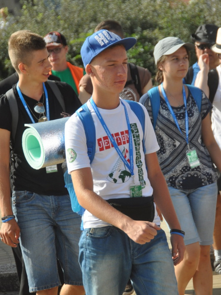 Biłgoraj ruszył na pątniczy szlak do Tronu Jasnogórskiej Pani (FOTO)