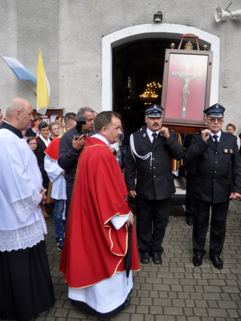 Peregrynacja Krzyża Papieskiego w naszym Powiecie (FOTO)