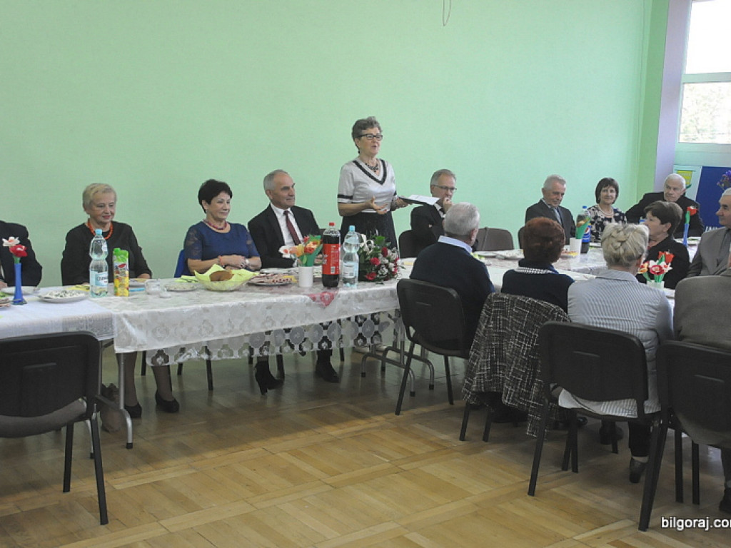Emerytowani nauczyciele świętowali Dzień Edukacji Narodowej (FOTO)