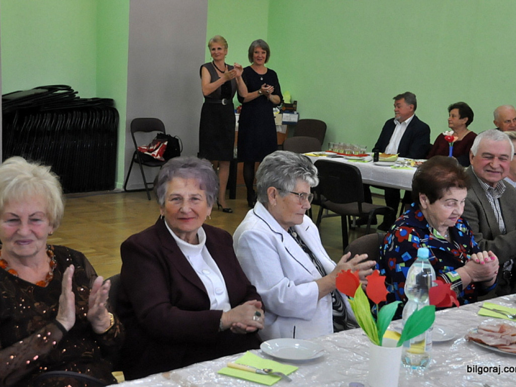 Emerytowani nauczyciele świętowali Dzień Edukacji Narodowej (FOTO)
