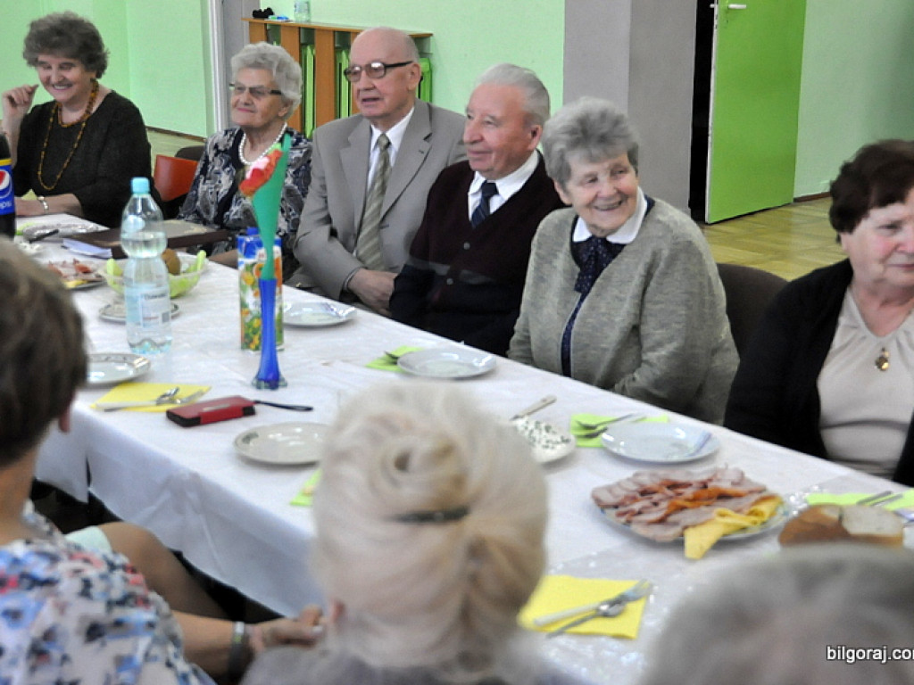 Emerytowani nauczyciele świętowali Dzień Edukacji Narodowej (FOTO)