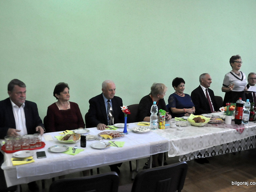 Emerytowani nauczyciele świętowali Dzień Edukacji Narodowej (FOTO)