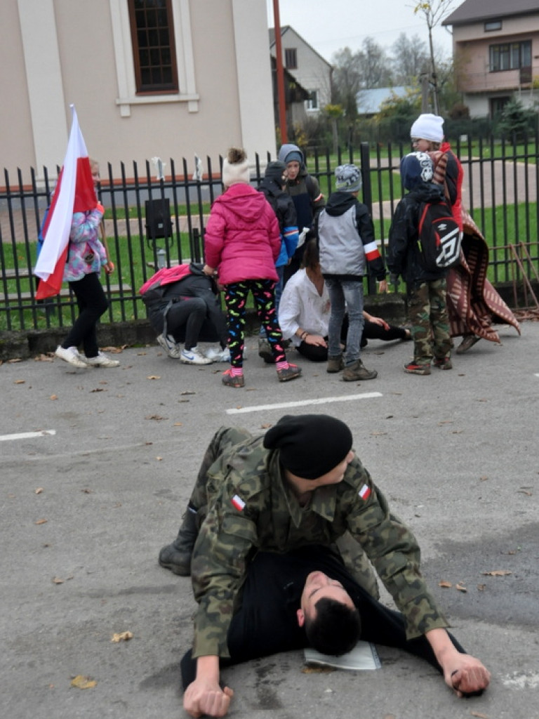 Terenowa gra patriotyczna w Soli (NOWE FOTO)
