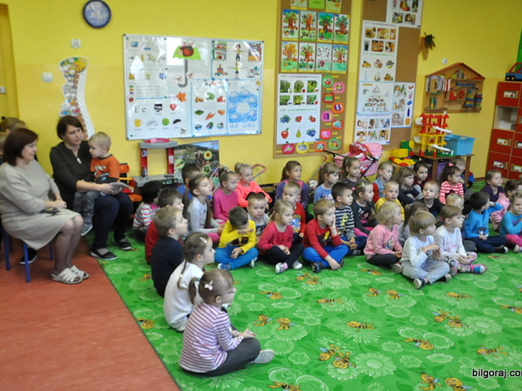 Noś odblaski, bądź widoczny - akcja posła Piotra Olszówki (FOTO)