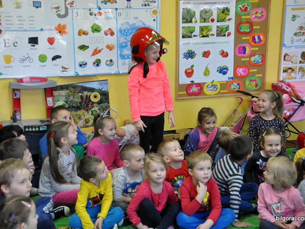 Noś odblaski, bądź widoczny - akcja posła Piotra Olszówki (FOTO)
