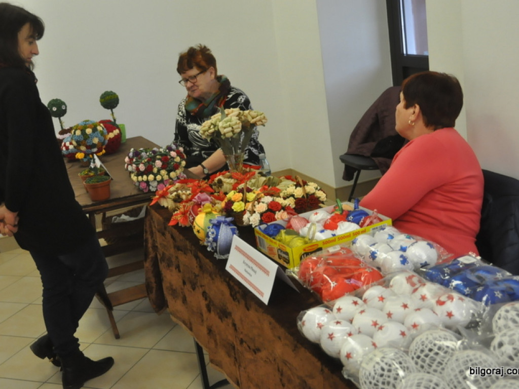 Kiermasz świąteczny w MZB (FOTO)