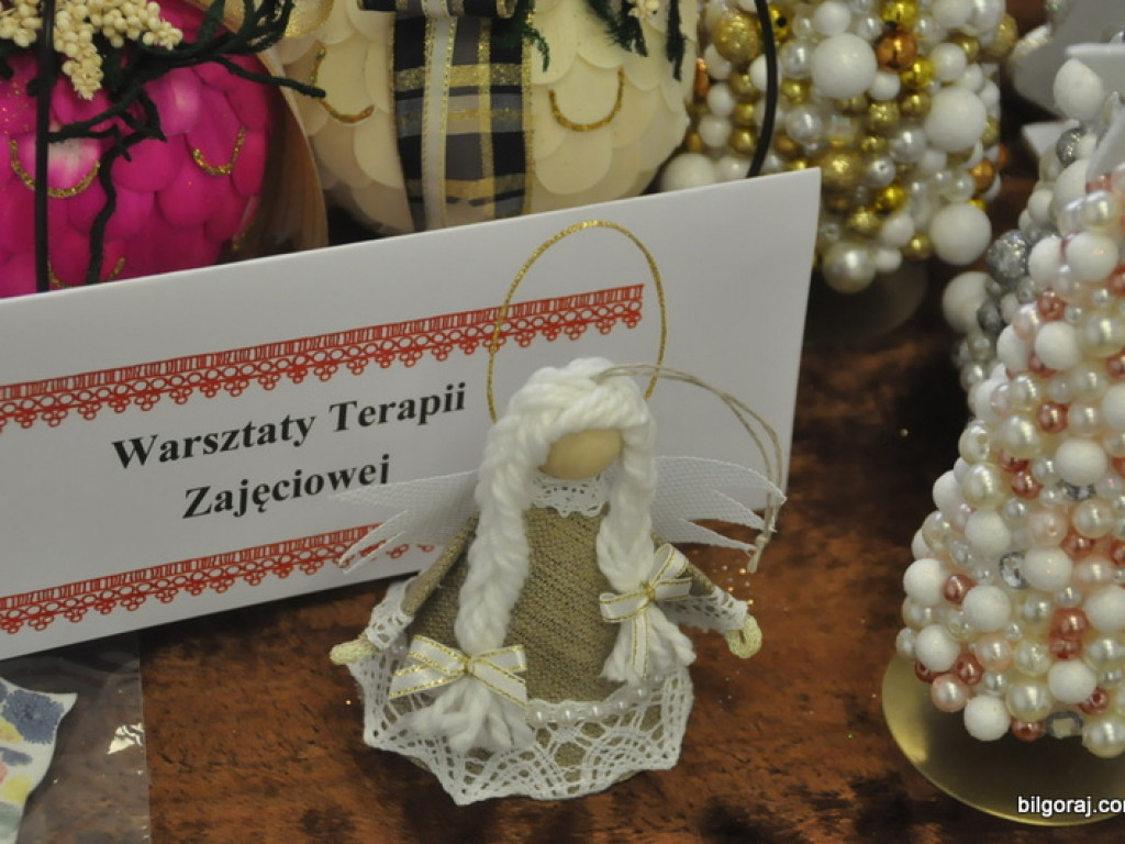 Kiermasz świąteczny w MZB (FOTO)