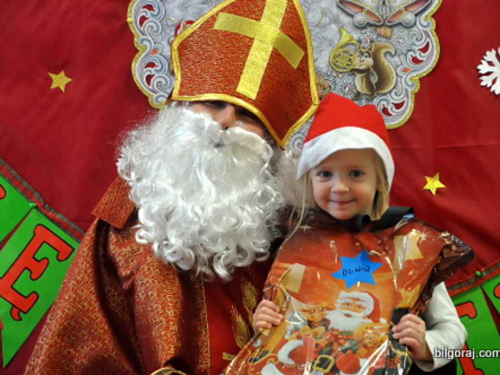 Święty Mikołaj w Katolickim Przedszkolu w Biłgoraju (FOTO)
