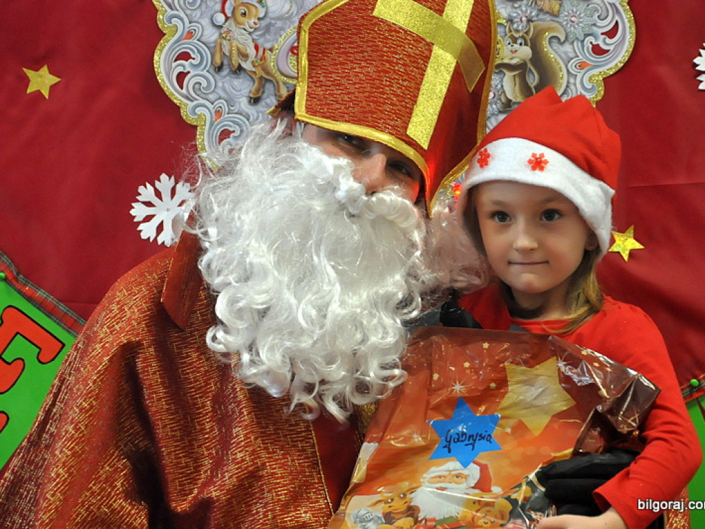Święty Mikołaj w Katolickim Przedszkolu w Biłgoraju (FOTO)