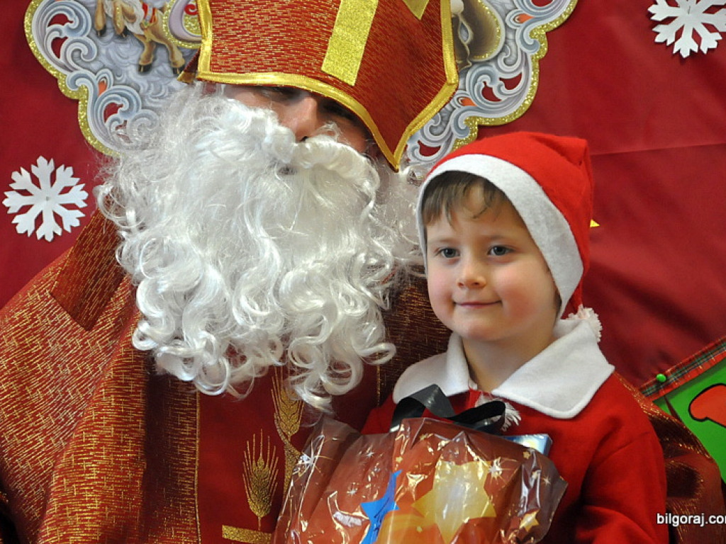Święty Mikołaj w Katolickim Przedszkolu w Biłgoraju (FOTO)