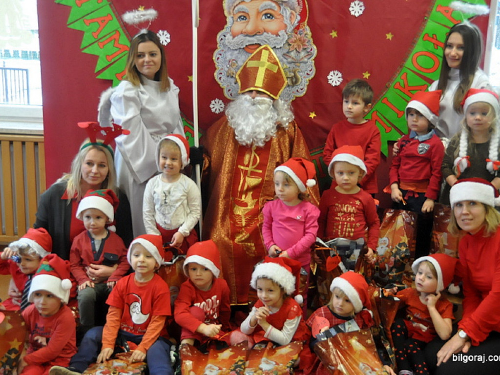 Święty Mikołaj w Katolickim Przedszkolu w Biłgoraju (FOTO)