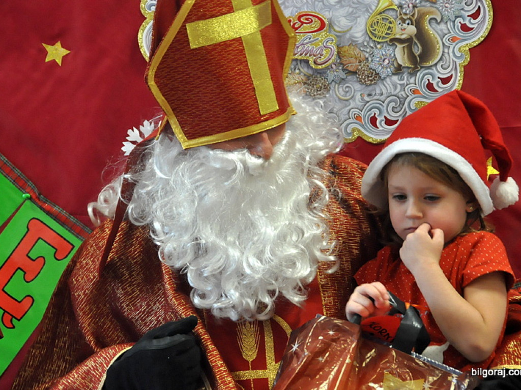 Święty Mikołaj w Katolickim Przedszkolu w Biłgoraju (FOTO)