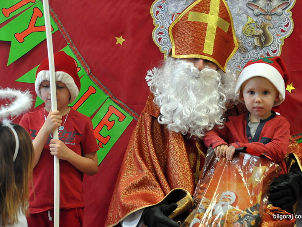 Święty Mikołaj w Katolickim Przedszkolu w Biłgoraju (FOTO)