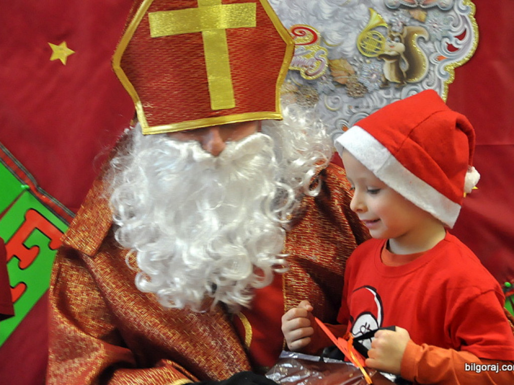 Święty Mikołaj w Katolickim Przedszkolu w Biłgoraju (FOTO)