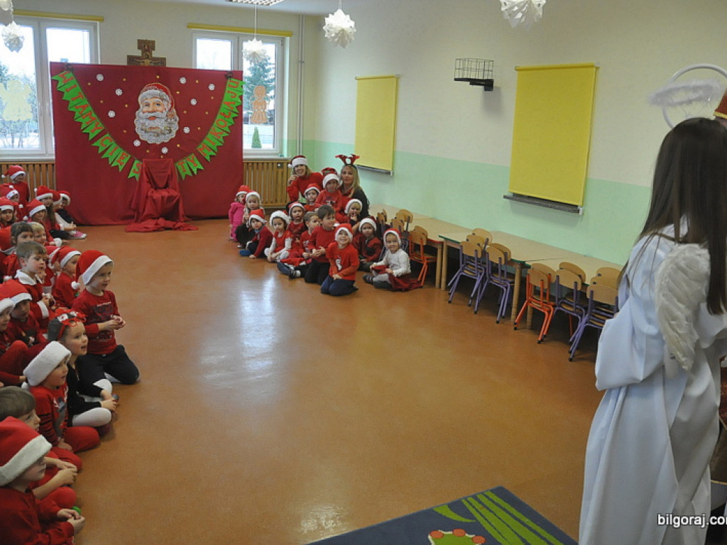 Święty Mikołaj w Katolickim Przedszkolu w Biłgoraju (FOTO)