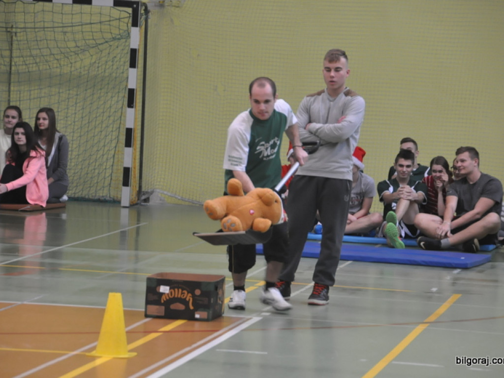 Mikołajkowy festyn sportowy dla Jagody w ZSBiO (FOTO)