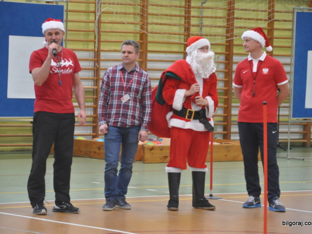 Mikołajkowy festyn sportowy dla Jagody w ZSBiO (FOTO)
