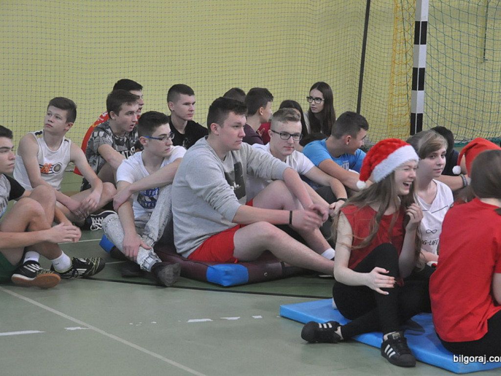 Mikołajkowy festyn sportowy dla Jagody w ZSBiO (FOTO)