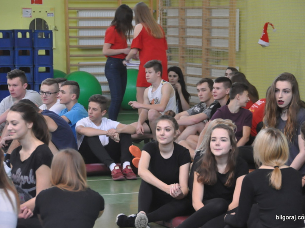 Mikołajkowy festyn sportowy dla Jagody w ZSBiO (FOTO)