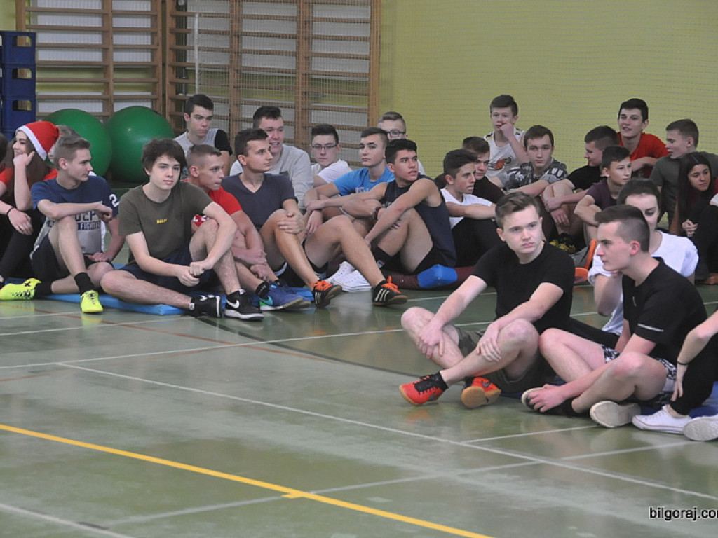Mikołajkowy festyn sportowy dla Jagody w ZSBiO (FOTO)