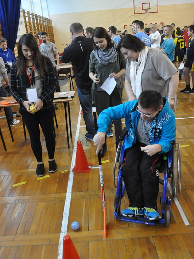 XVI Mikołajkowy Turniej Sportowy Osób Niepełnosprawnych (FOTO)