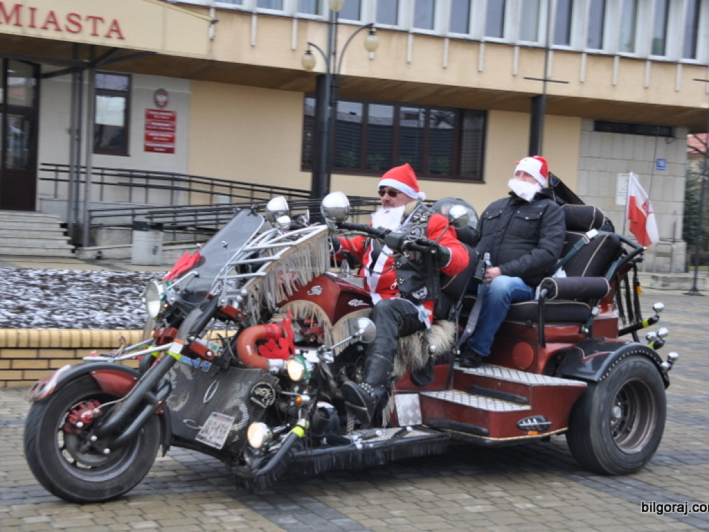 Mikołaje na motocyklach ruszyli sprawiać dzieciom przyjemność (FOTO)