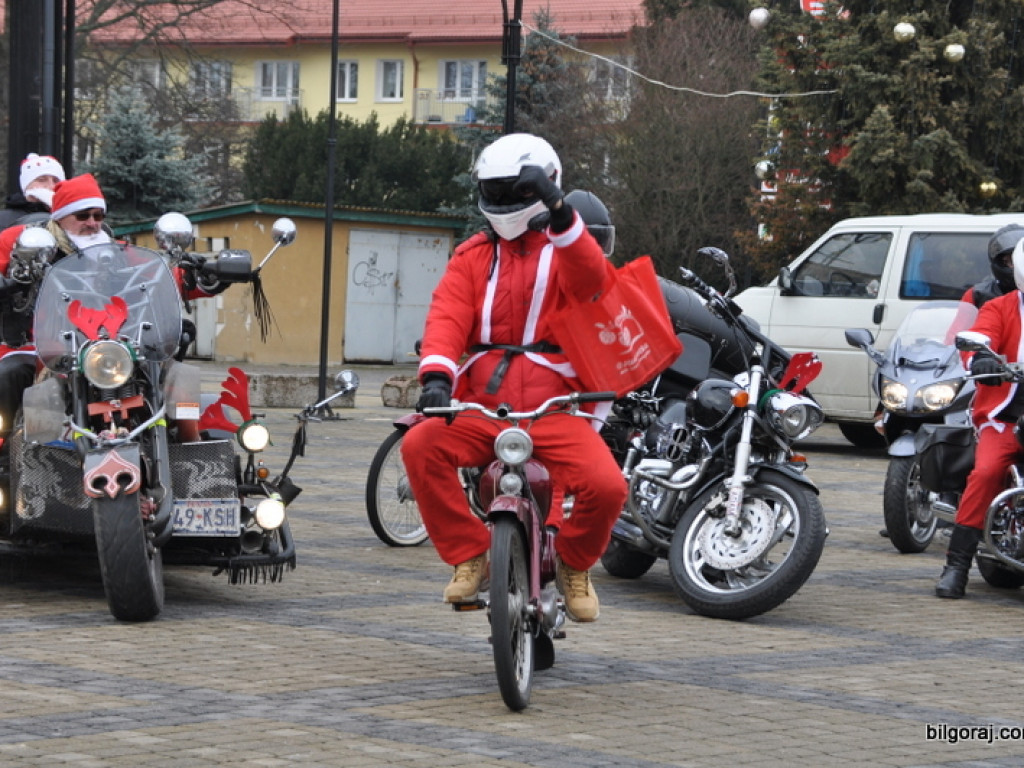 Mikołaje na motocyklach ruszyli sprawiać dzieciom przyjemność (FOTO)