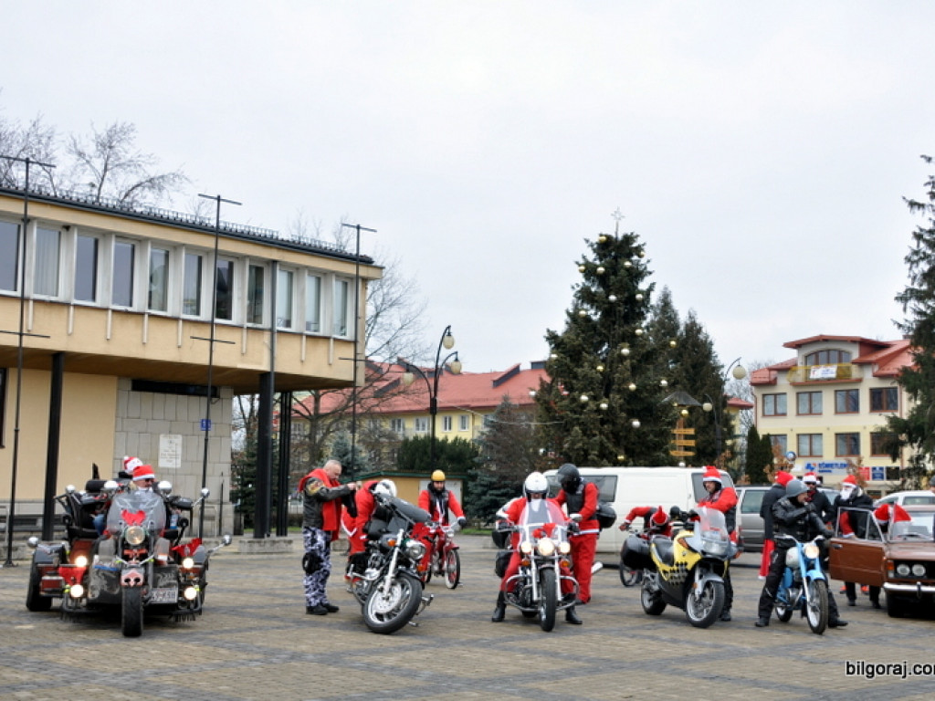 Mikołaje na motocyklach ruszyli sprawiać dzieciom przyjemność (FOTO)