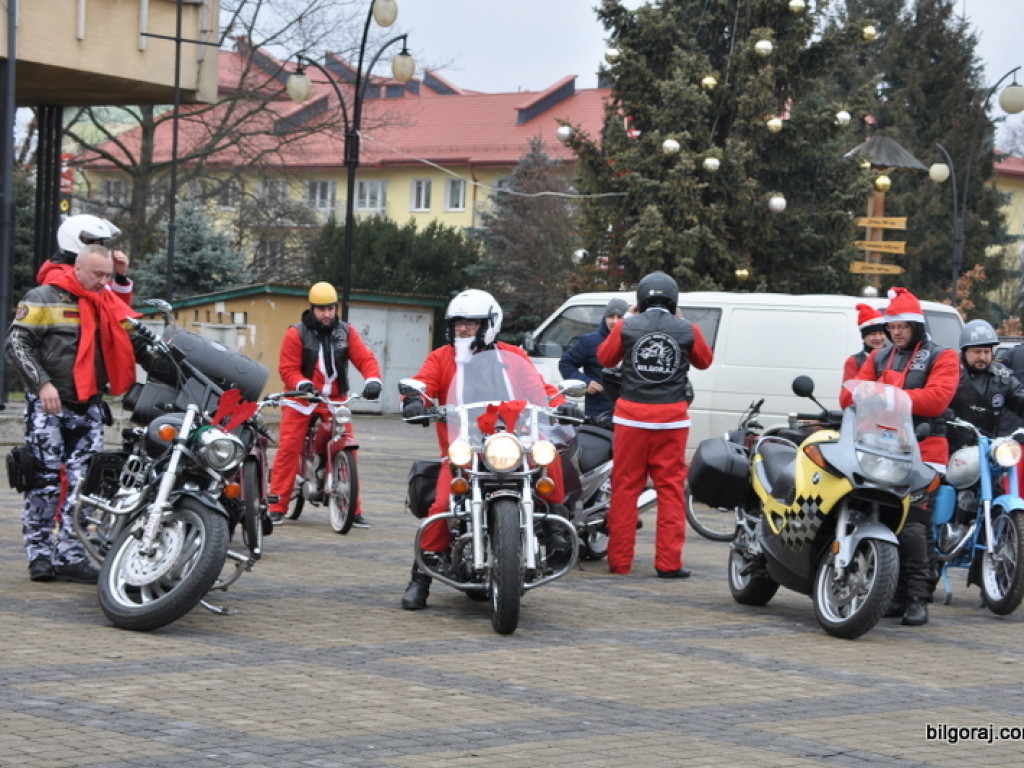 Mikołaje na motocyklach ruszyli sprawiać dzieciom przyjemność (FOTO)