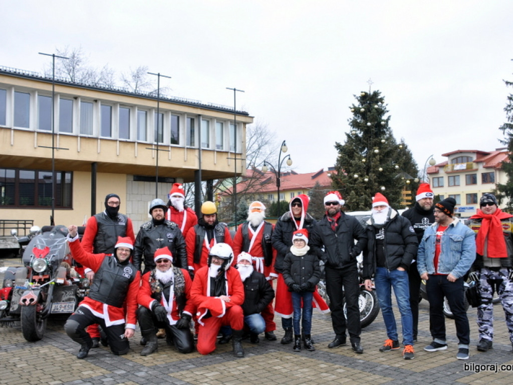 Mikołaje na motocyklach ruszyli sprawiać dzieciom przyjemność (FOTO)