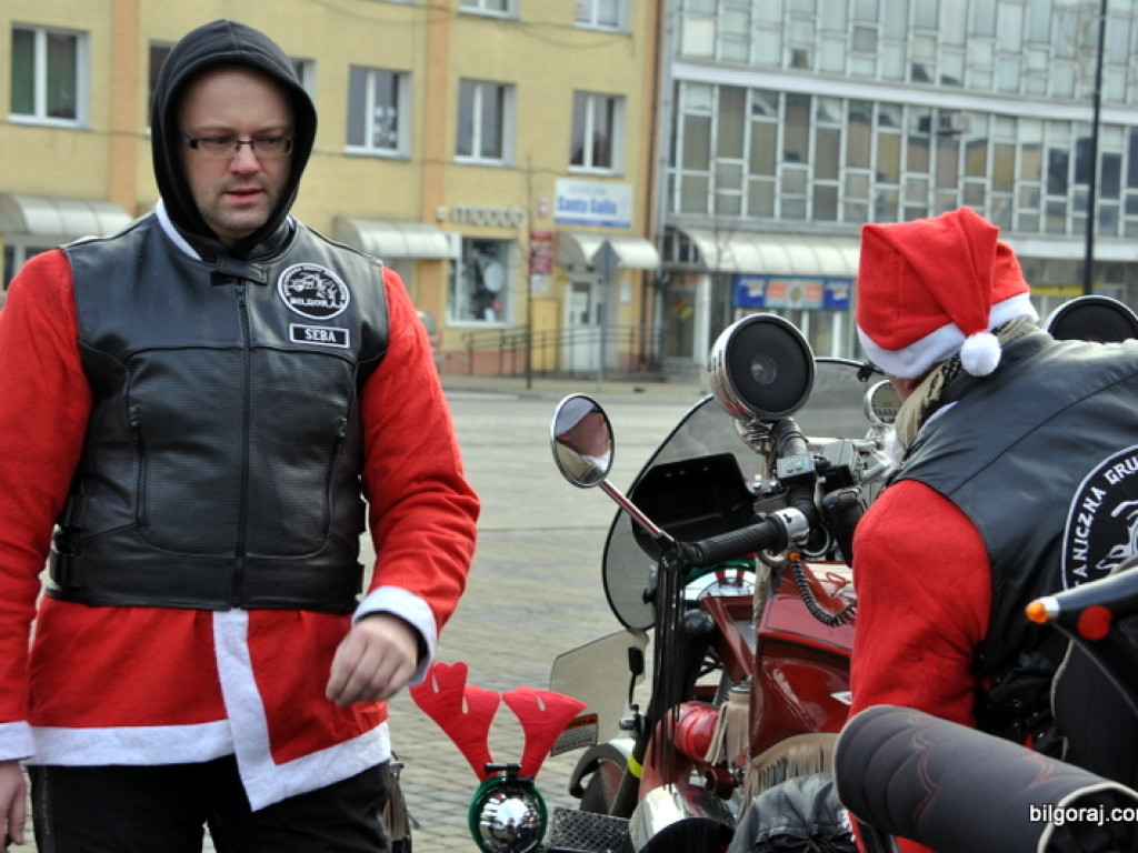Mikołaje na motocyklach ruszyli sprawiać dzieciom przyjemność (FOTO)