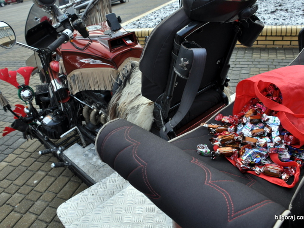 Mikołaje na motocyklach ruszyli sprawiać dzieciom przyjemność (FOTO)