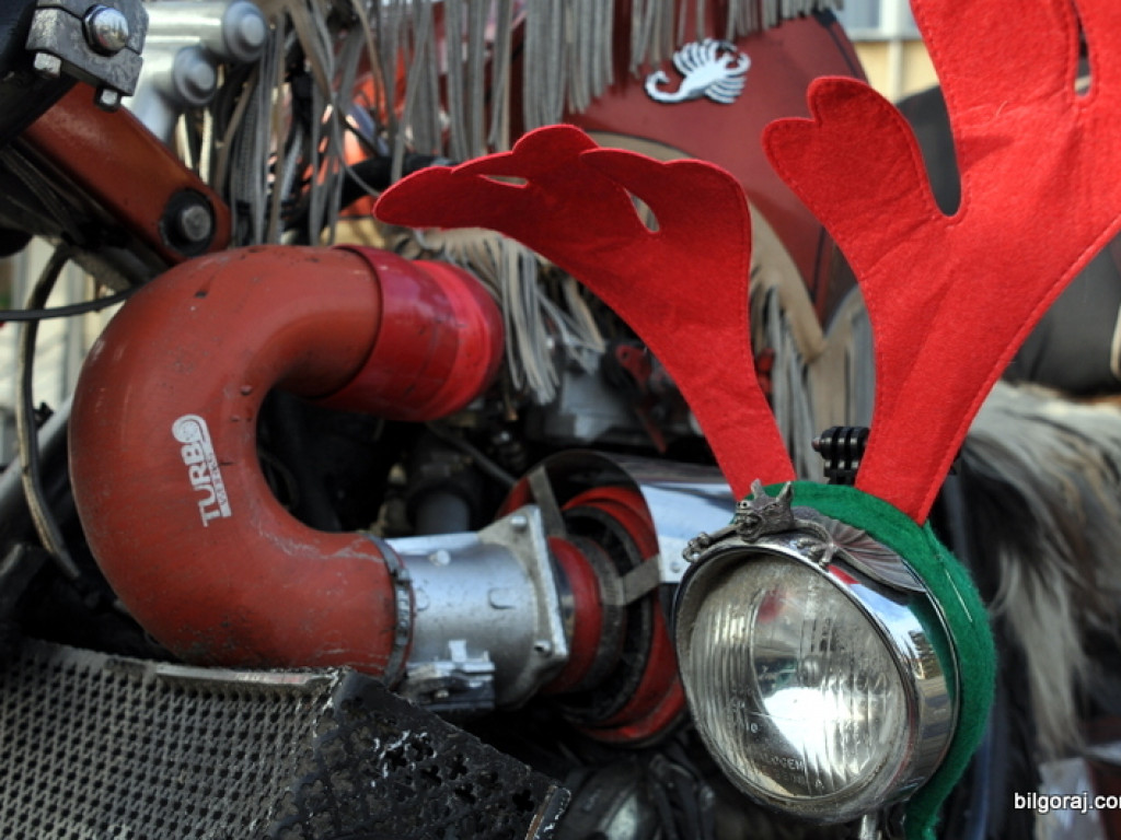 Mikołaje na motocyklach ruszyli sprawiać dzieciom przyjemność (FOTO)