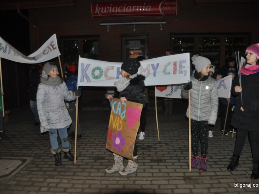 Powitanie Jagody. Były koleżanki i koledzy, nauczyciele i przyjaciele dziewczynki (FOTO)